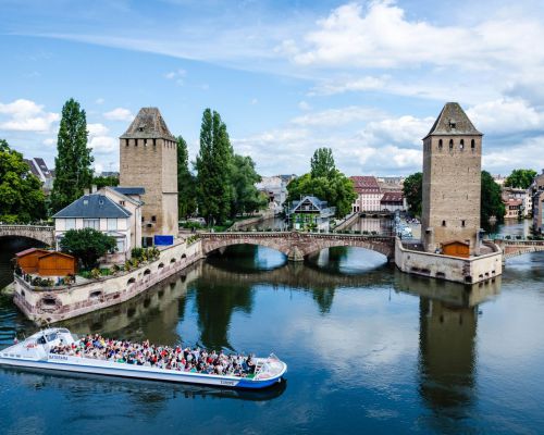 Bootje varen door de wateren van Straatsburg 